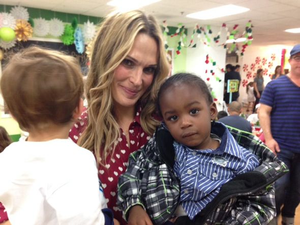 molly sims baby 2 baby holiday party 2